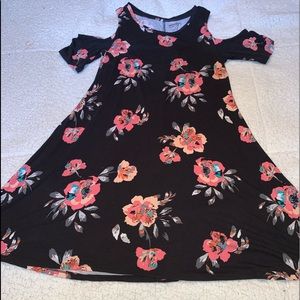 Cut-out shoulder dress